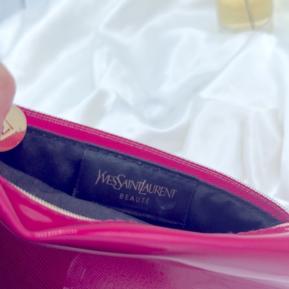 Yyves‎ Saint Laurent - Picture 6 of 7